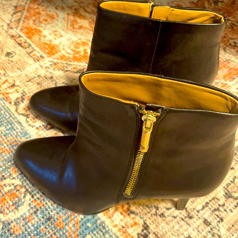 Banana Republic Zipper Booties
